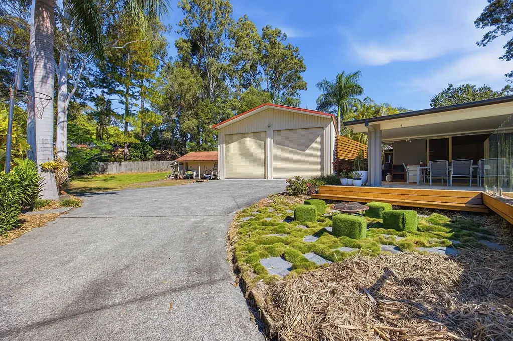 Maudsland 4ห้องนอน PRISTINE ACREAGE HOME WITH A DREAM MASSIVE SHED