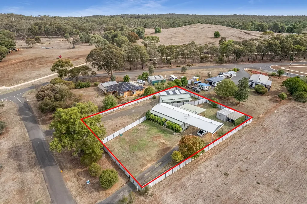 Heathcote 5 Bedroom A Rare Dual-Living Opportunity on Half an Acre!