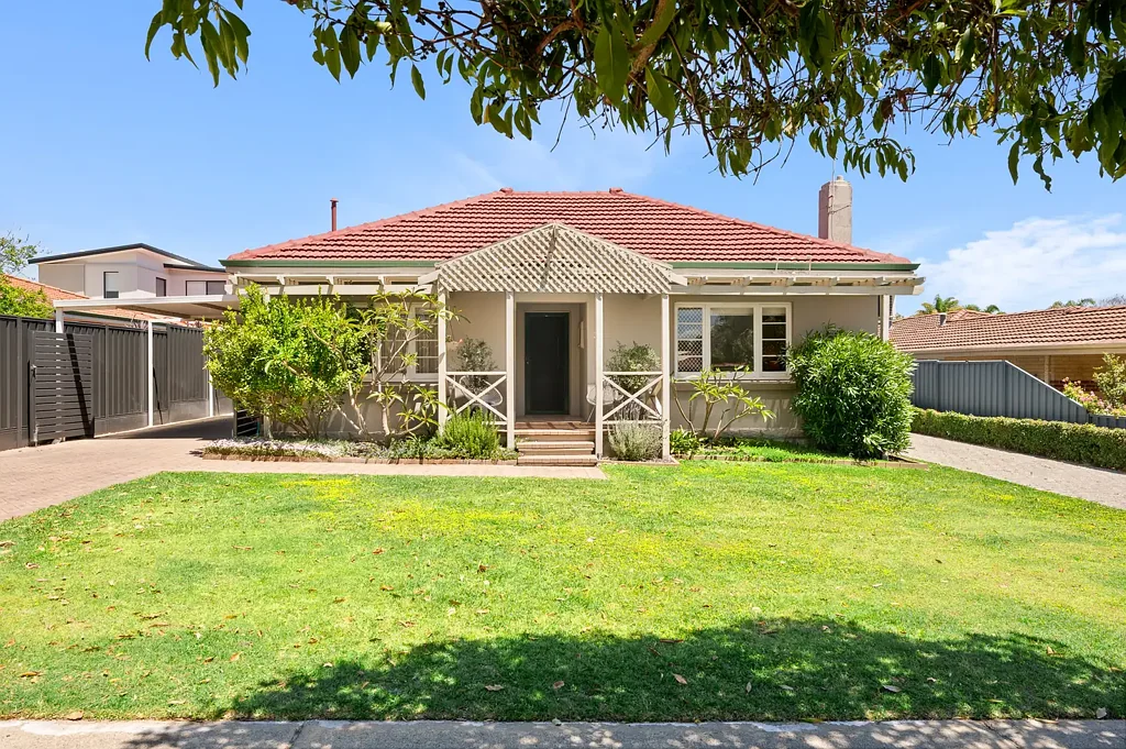 31 Griffin Crescent, Manning, WA 6152