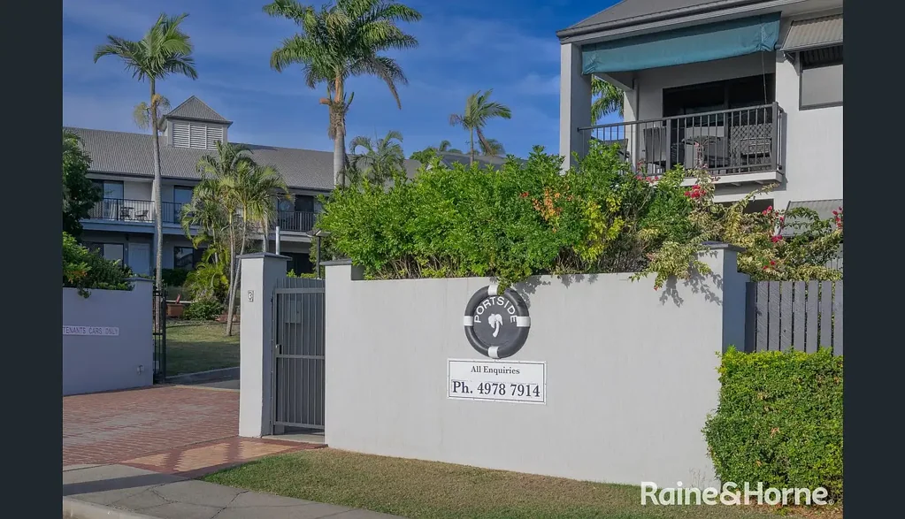 CITY CENTRE EXECUTIVE APARTMENTS WITH WATER VIEWS!