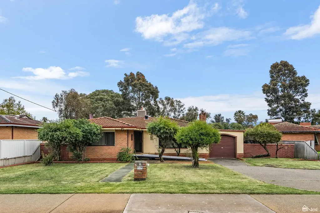 3 Merrifield Avenue, Kelmscott, WA 6111