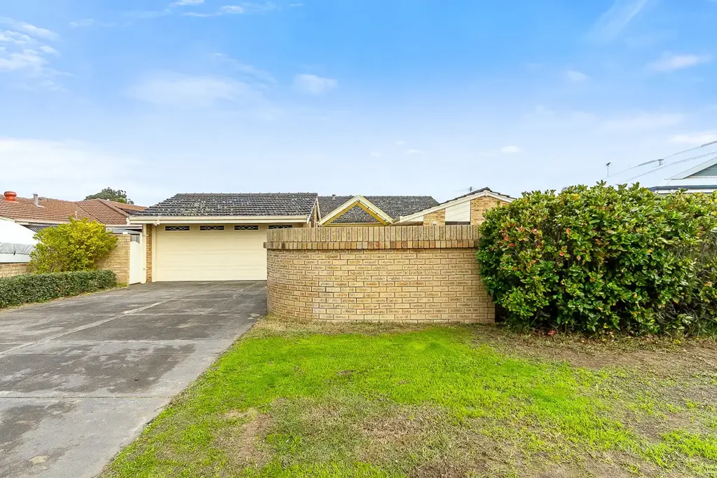 Carine 4房  UNDER OFFER WITH MATT PARKER
