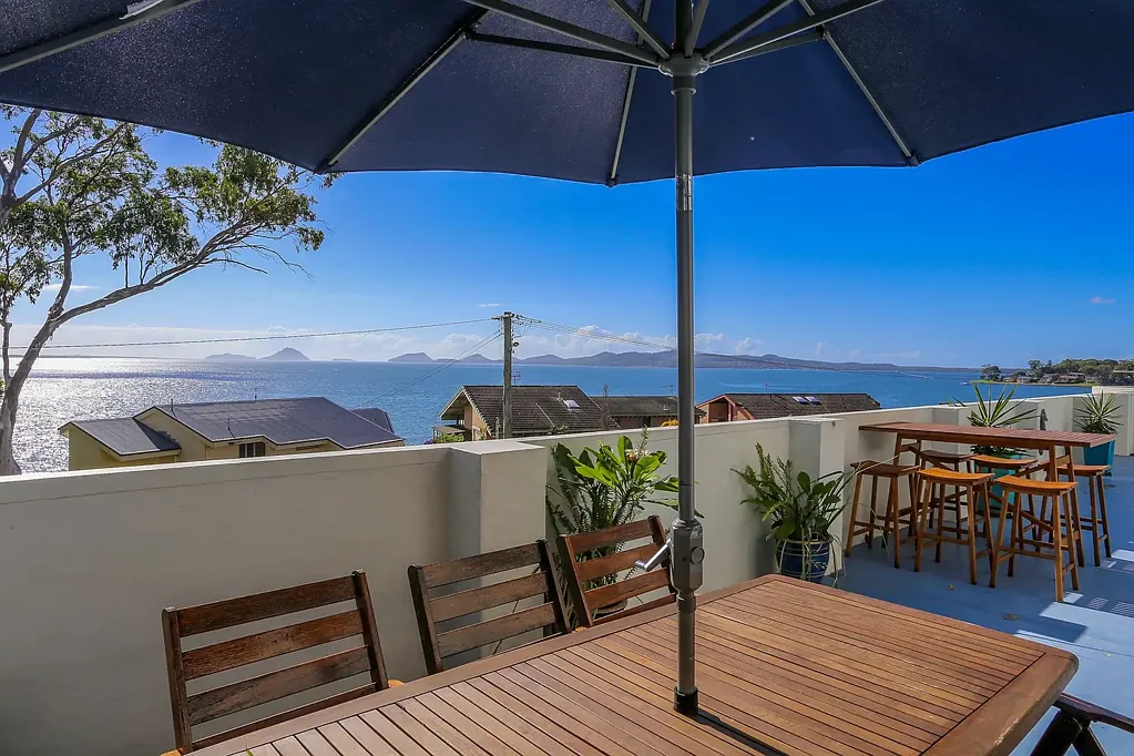 Tranquil 2-bedroom unit with stunning water views