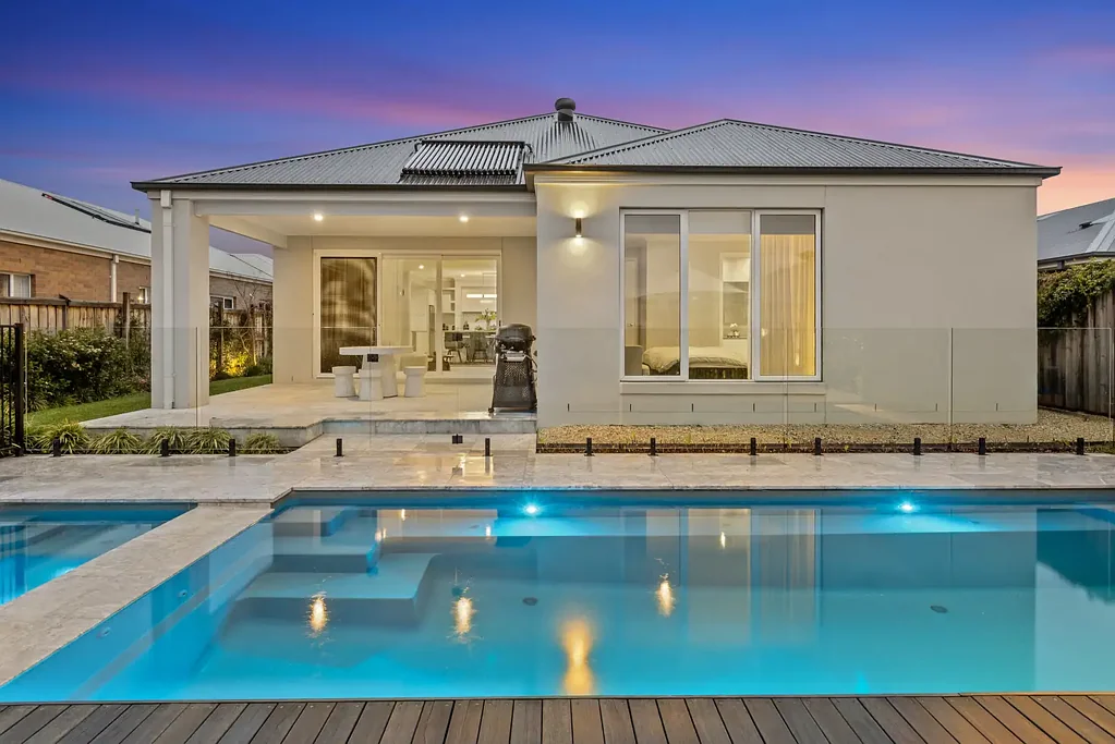 New Gisborne 4બેડરૂમ Exceptional Family Home with Pool and Spa - Adjoining land also available