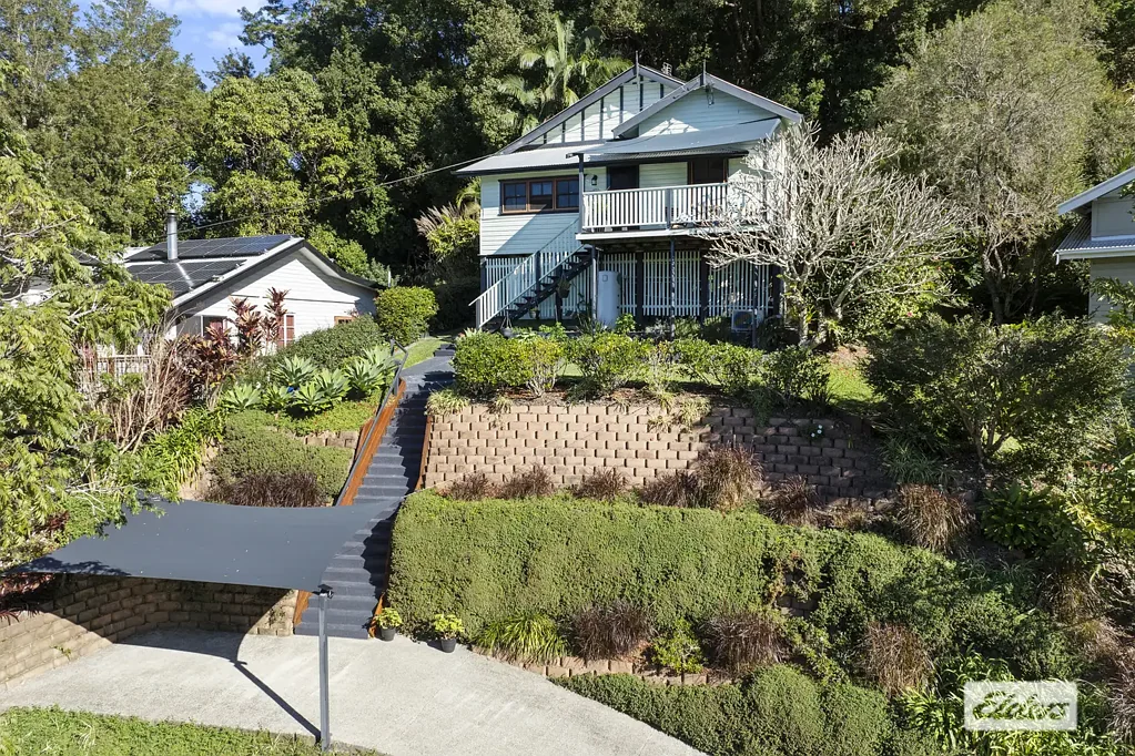 Murwillumbah 2房  Come home to timeless character and stunning valley views