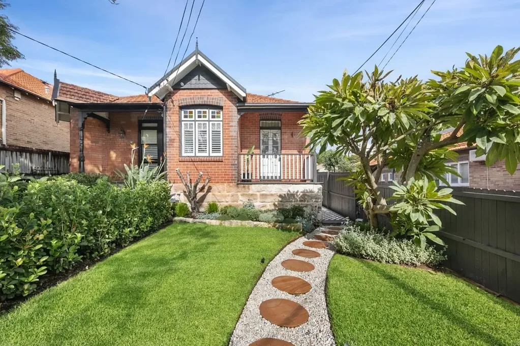 3 Bedroom Semi in Convenient Cremorne Location