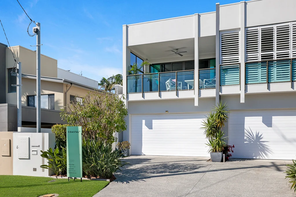 1/8 Eider Avenue, Paradise Point, QLD 4216