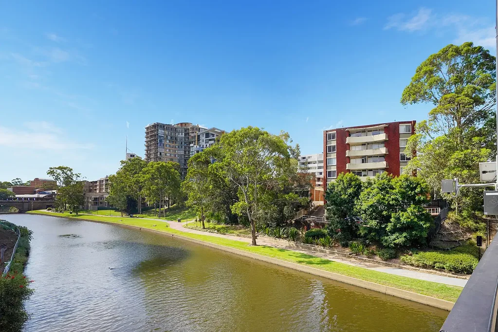 Parramatta 2Zimmer Spacious Apartment in Prime Riverbank Location