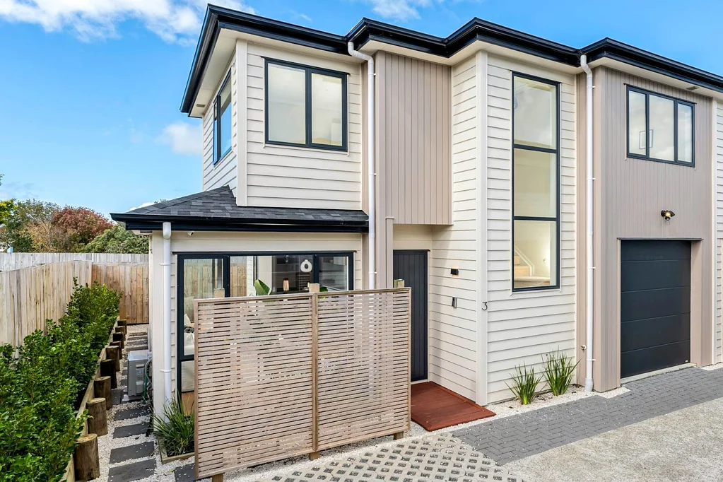 3/110 Royal Road, Massey, Waitakere City, Auckland