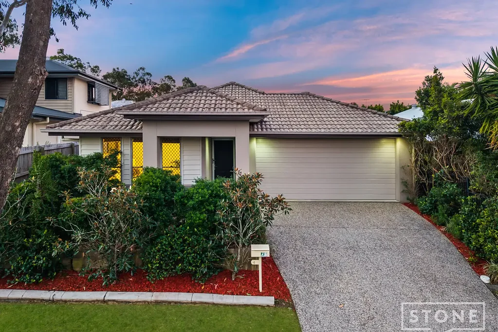 4 Grand Terrace, Waterford, QLD 4133