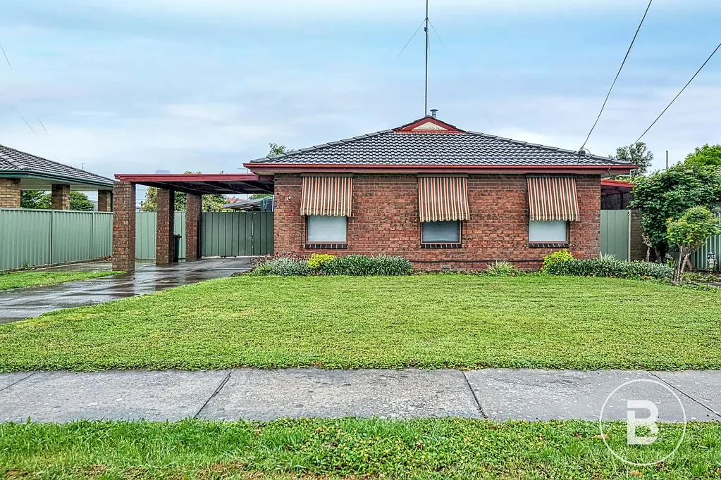 THREE BEDROOMS & FIVE CAR SPACES