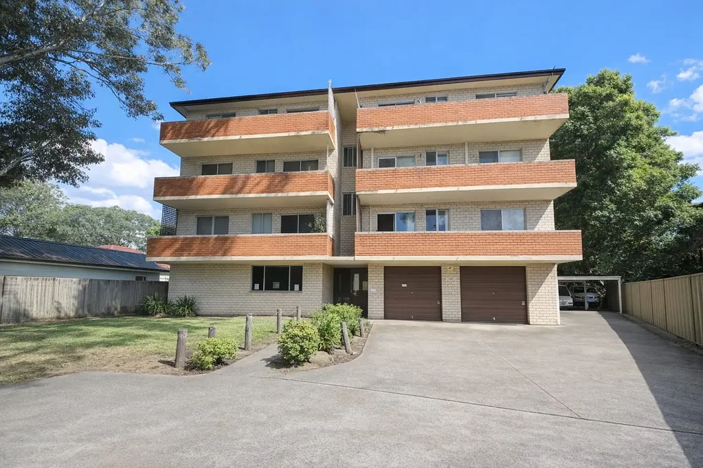 10/1 Waterside Crescent, Carramar, NSW 2163