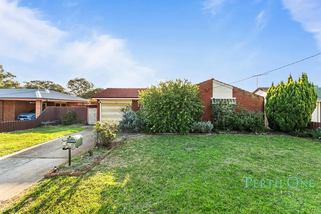 Location is Key to Your Perfect Family Gem!!