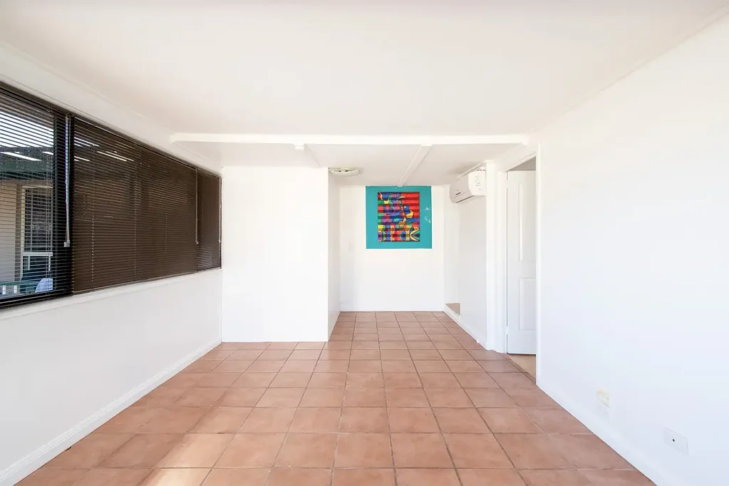 GRANNY FLAT  - 1 Bedroom + Study - ALL Amenities Included