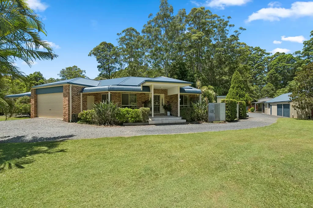 34 Palm Grove Place, Moonee Beach, NSW 2450