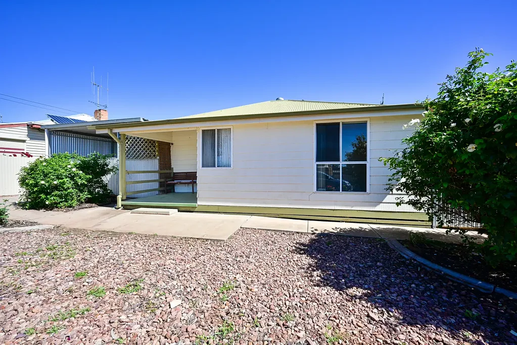 Port Augusta 4房  An Opportunity to Make Your Own!