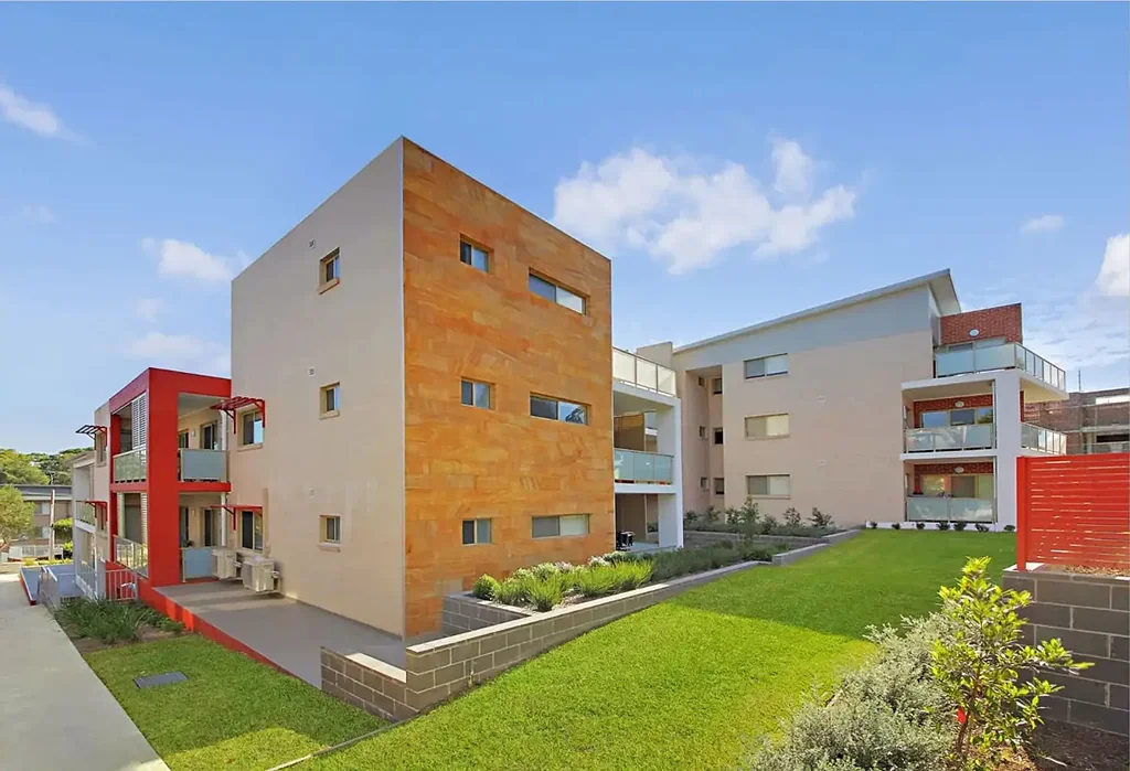 Spacious 3 bedroom apartment, ultra-convenient location