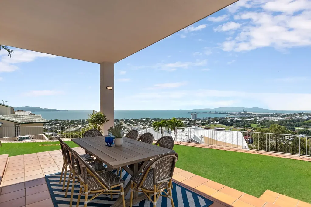 Castle Hill 4 Bedroom ELEVATE YOUR LIFESTYLE - EXCEPTIONAL SEA-VIEWS FOREVER