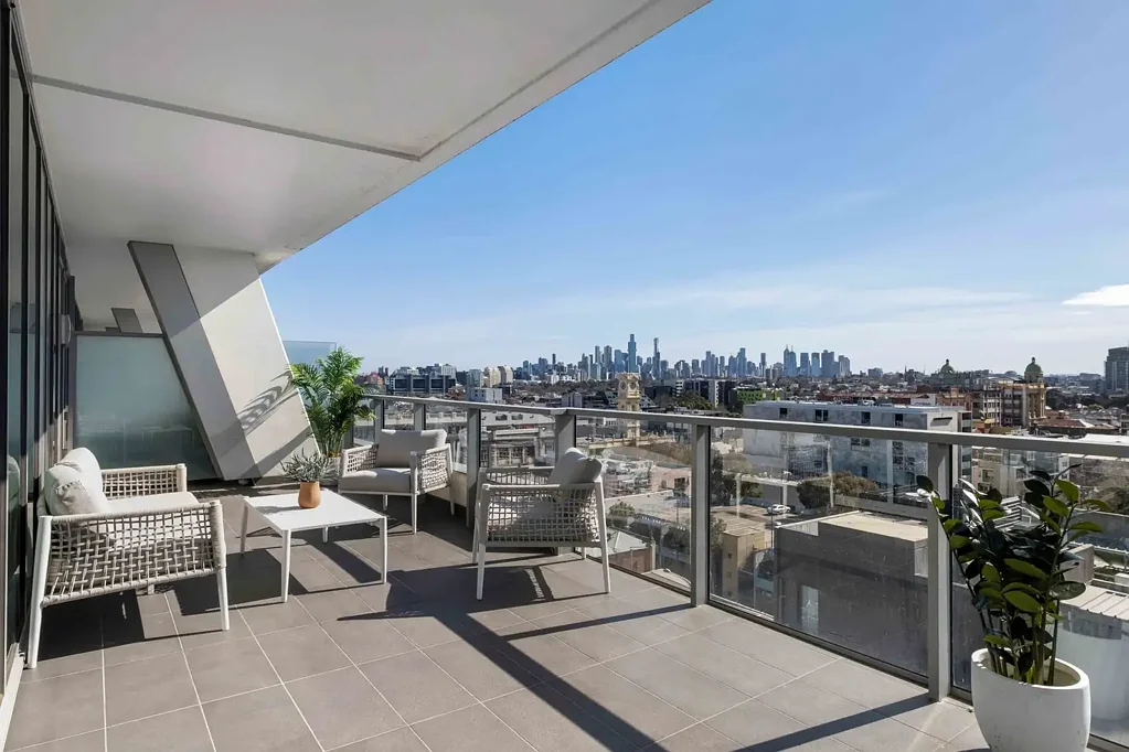 Outstanding Views & Excellent Location - 6 MONTH LEASE