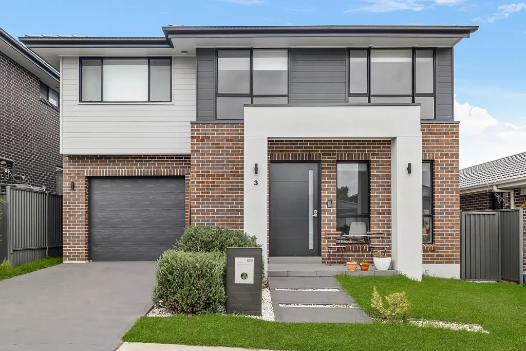 Riverstone 4房 地理位置优越的完美家庭住宅！ Immaculate Family Home in a Great Location!