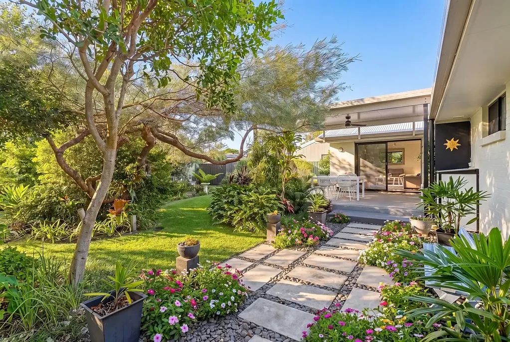 Burleigh Waters 4બેડરૂમ Beautiful Garden Oasis in the Heart of Burleigh