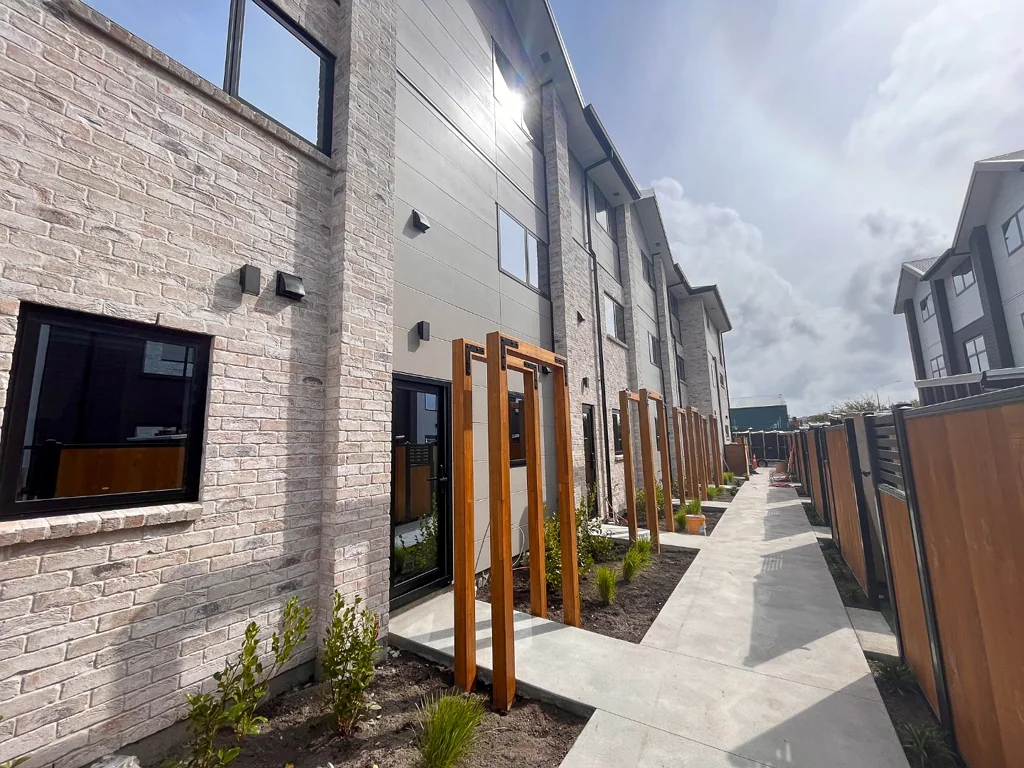 Good as new 2 bedroom, 2 bathroom Townhouse