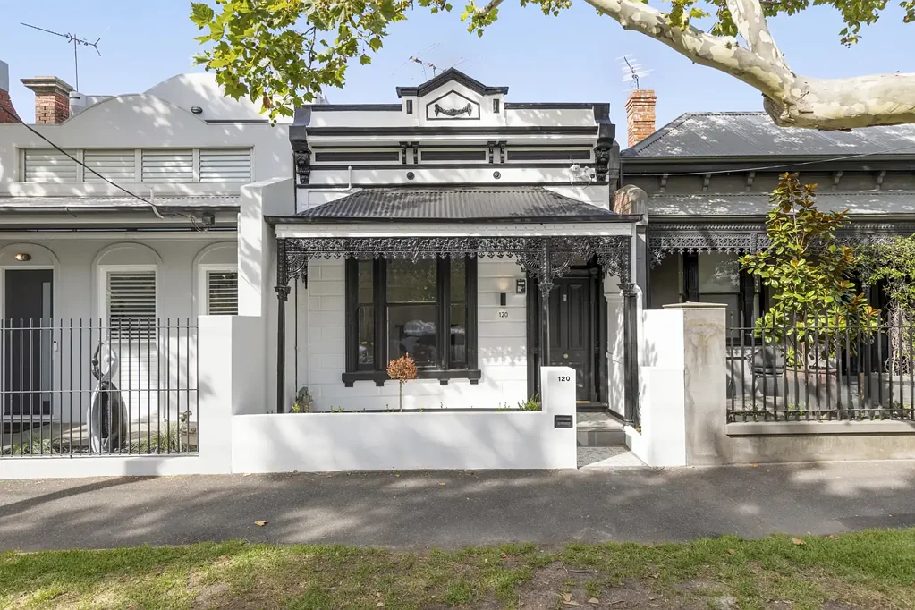 Charming Renovated Victorian Terrace, Steps from Albert Park Beach