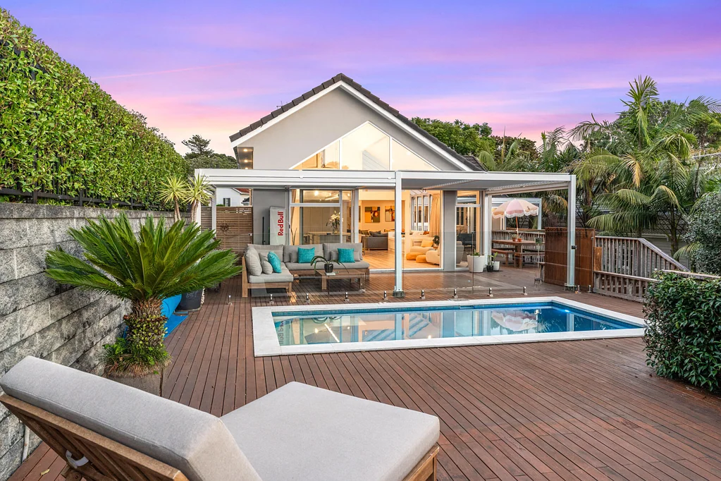 Epsom 5غرفة نوم North-facing & Contemporary Family Living