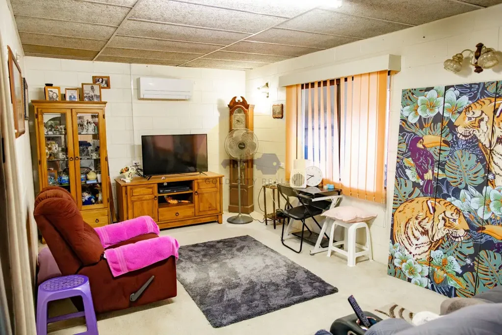 Queenton 3 Bedroom 3 Bed Block home with Spa