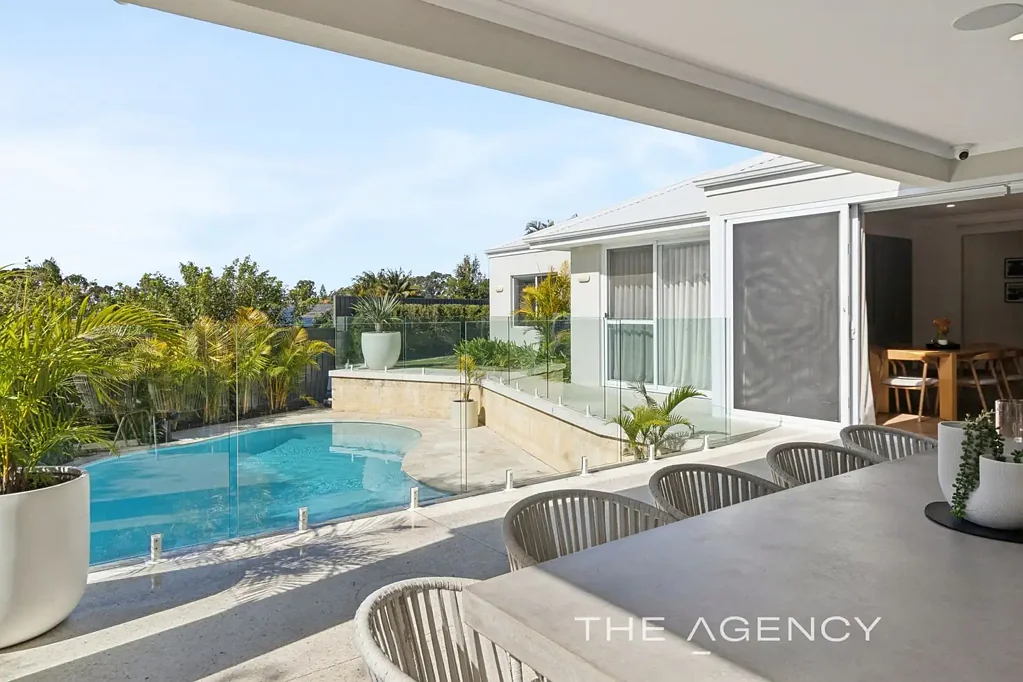 Duncraig 4 Slaapkamer Understated Luxury and Undeniable Quality