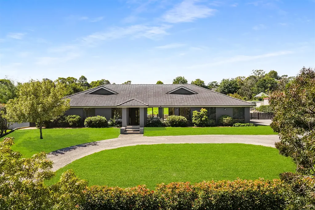 Bowral 5غرفة نوم Sun-Drenched & Spacious, Premium Location, Flexible Floorplan