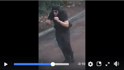 急急急！！！奥克兰中区当街行凶捅人脖颈，你见过这名罪犯吗？