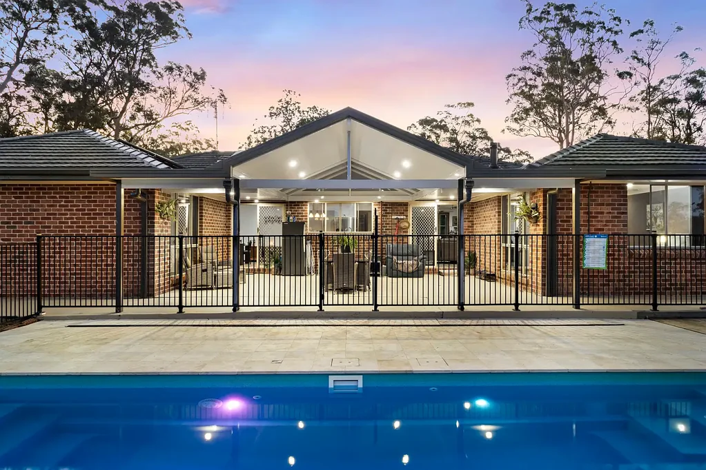 Medowie 6ਬੈੱਡਰੂਮ Expansive Family Entertainer on Tranquil Acreage