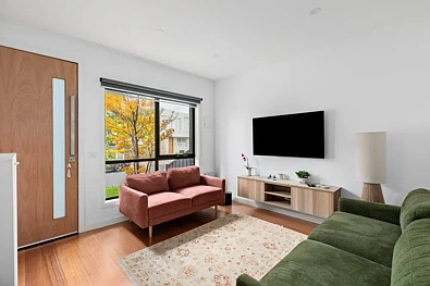 1A Loch Crescent, Strathmore, VIC 3041, 2房, 2浴, Townhouse
