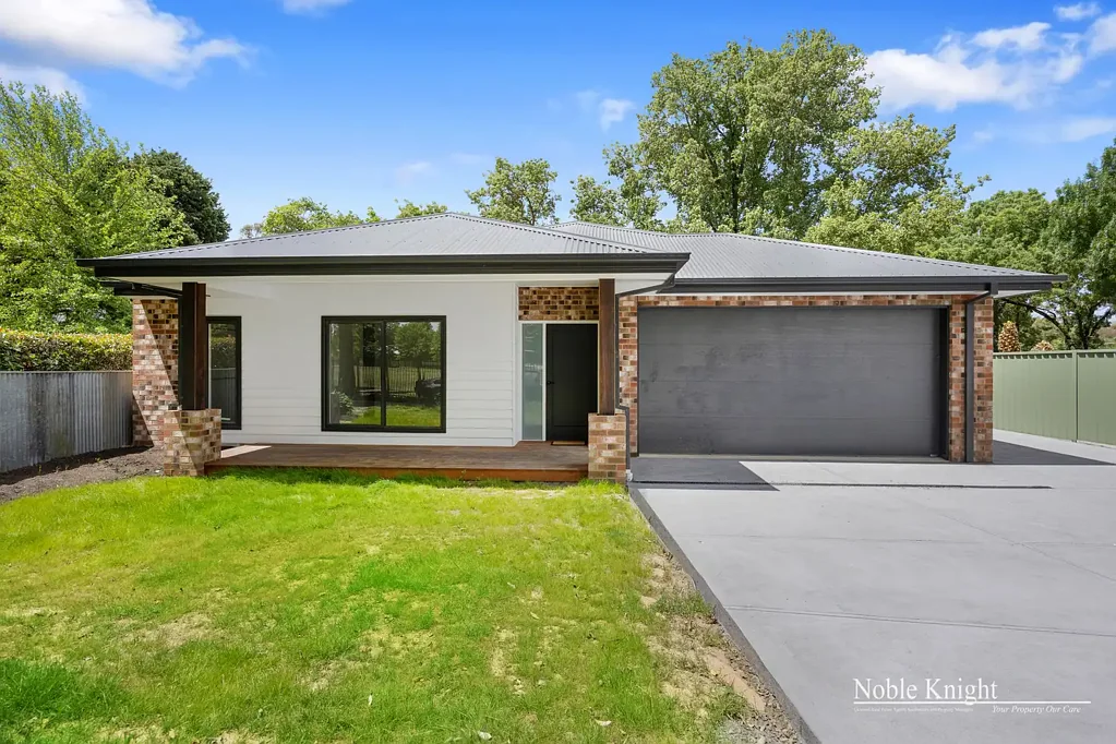 Yea 3ห้องนอน Brand New Home right in Town!