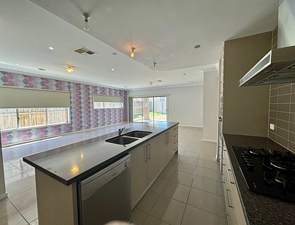 4 Longford Crescent, Weir Views, North West Melbourne, 4 कमरे, 2 बाथरूम, House