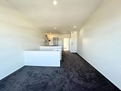 2 Bedroom Apartment with 2 car parks.