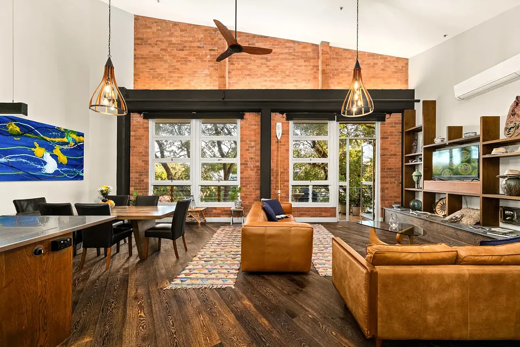 Teneriffe 3 Bedroom (A TOP-FLOOR ENTERTAINER'S RESIDENCE)
