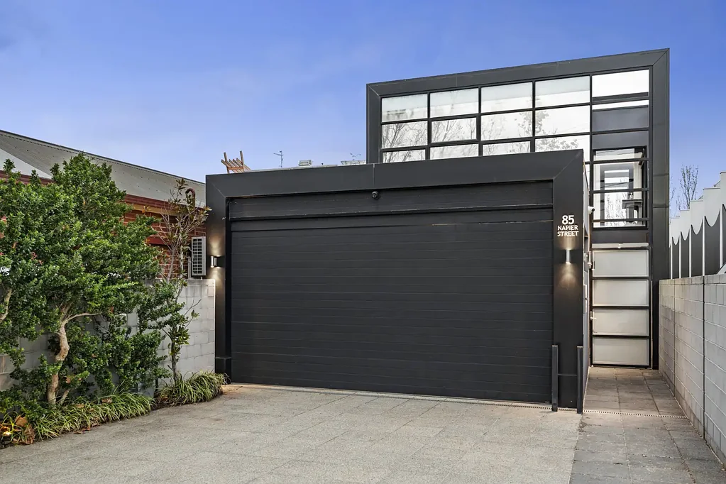 Essendon 4Kwarto Bespoke Architectural Brilliance in the Heart of Windy Hill
