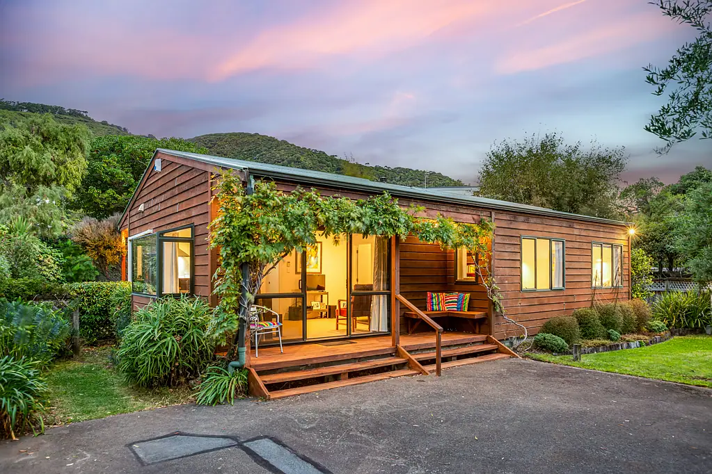 105 Marine Parade, Eastbourne, Lower Hutt, Wellington