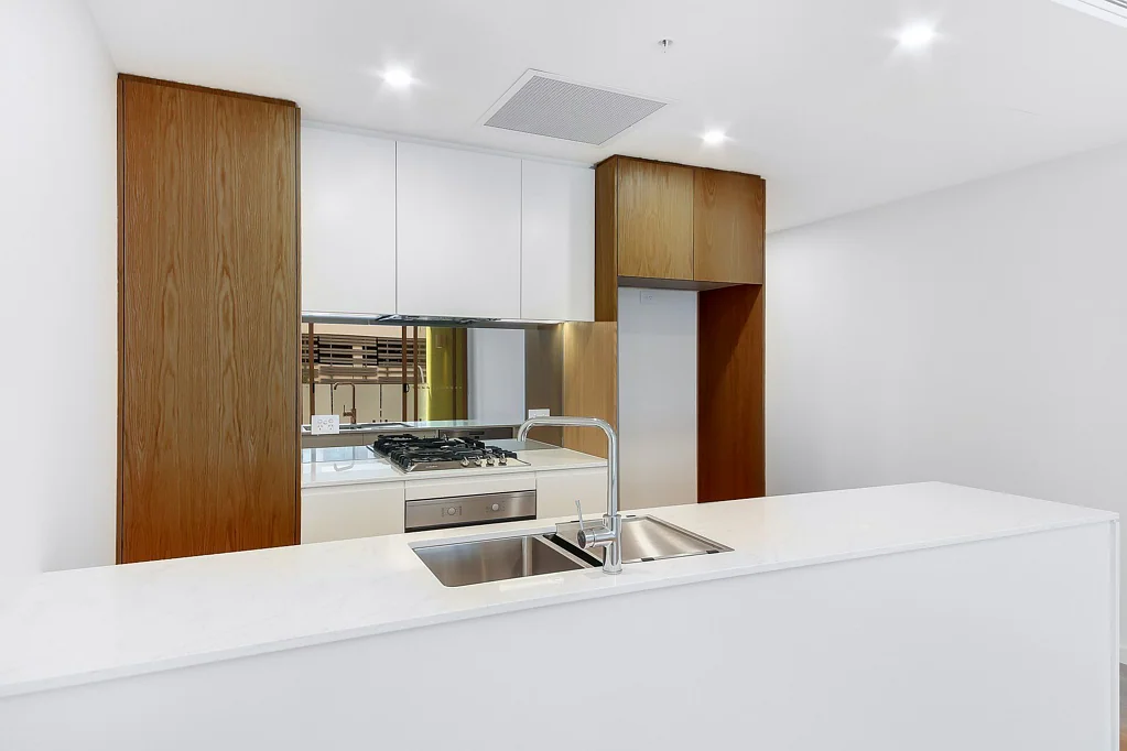Ultra-Spacious 2-Bedroom Apartment in the Heart of Mascot