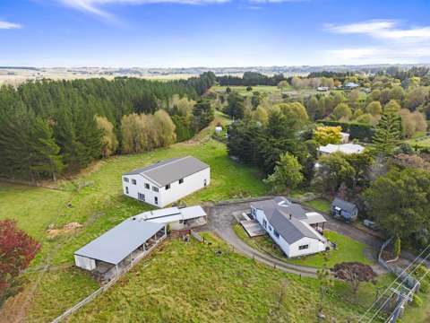 Feilding 3部屋 Look at the Shed! 430m2 Floor Area
