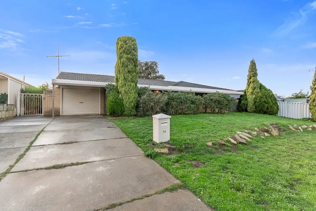 16 Katrine Way, Hamersley, WA 6022