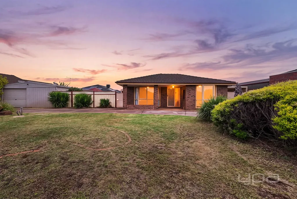 Melton South 4ਬੈੱਡਰੂਮ SPACE, SIDE ACCESS & A GRANNY FLAT – THE COMPLETE PACKAGE