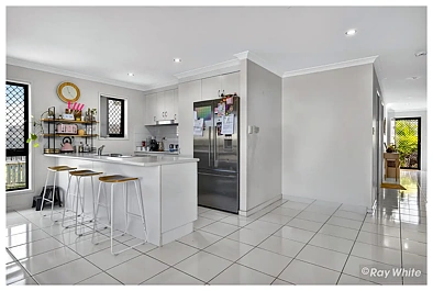 174 Lucas Street, Gracemere, QLD 4702, 4房, 2浴, House