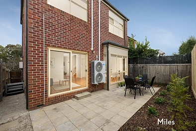 Ivanhoe 3ਬੈੱਡਰੂਮ Stand-Alone Title With No Owners Corporation Fees Opposite Parkland
