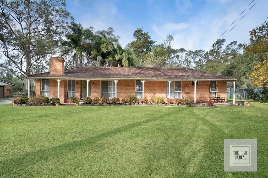 Yarramundi 4Kwarto TOWN & COUNTRY - Classic Family Home & Large Shed.