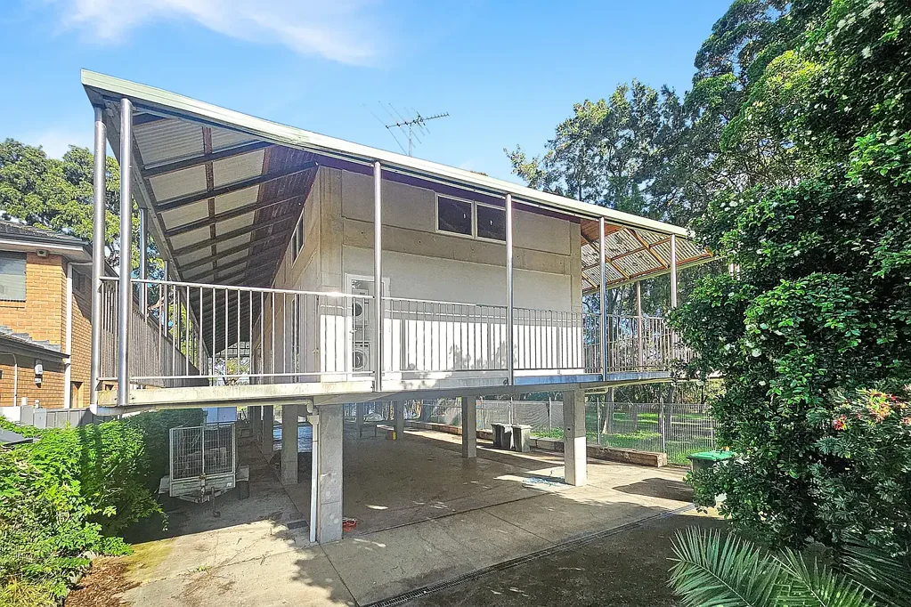 Absolute Deepwater Frontage