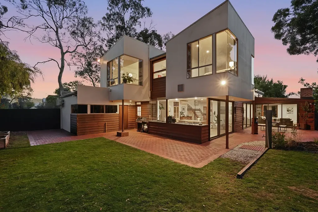 11 Surf Road, Seven Mile Beach, TAS 7170