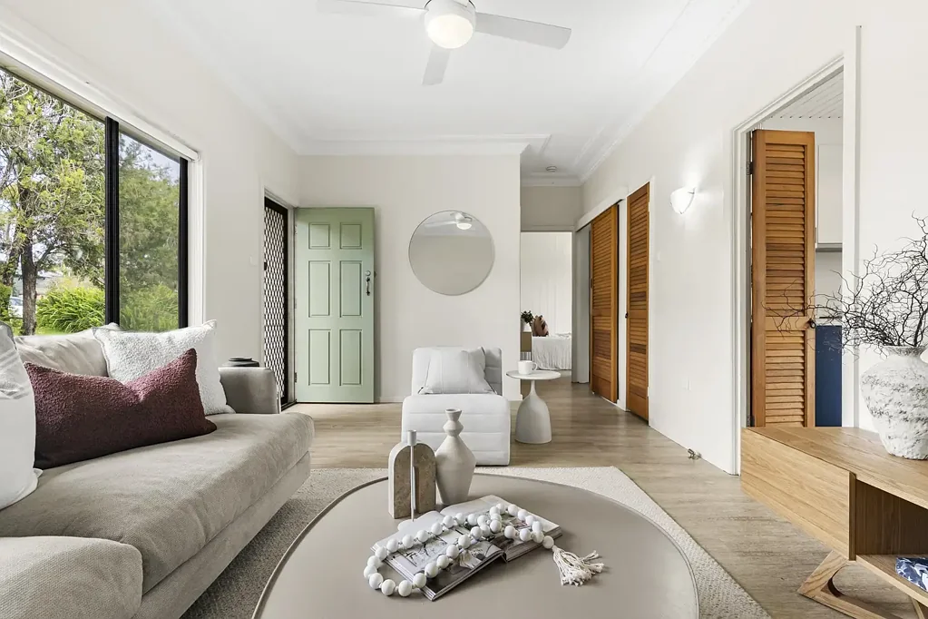 Gymea 3બેડરૂમ Freestanding Home with Versatile Family Living